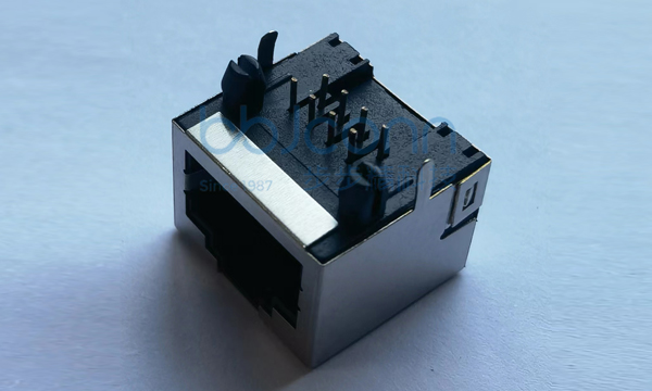 RJ45 90度 L=15.75 無(wú)燈 無(wú)彈 帶殼 不帶濾波